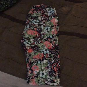 Luluroe one size flower leggings